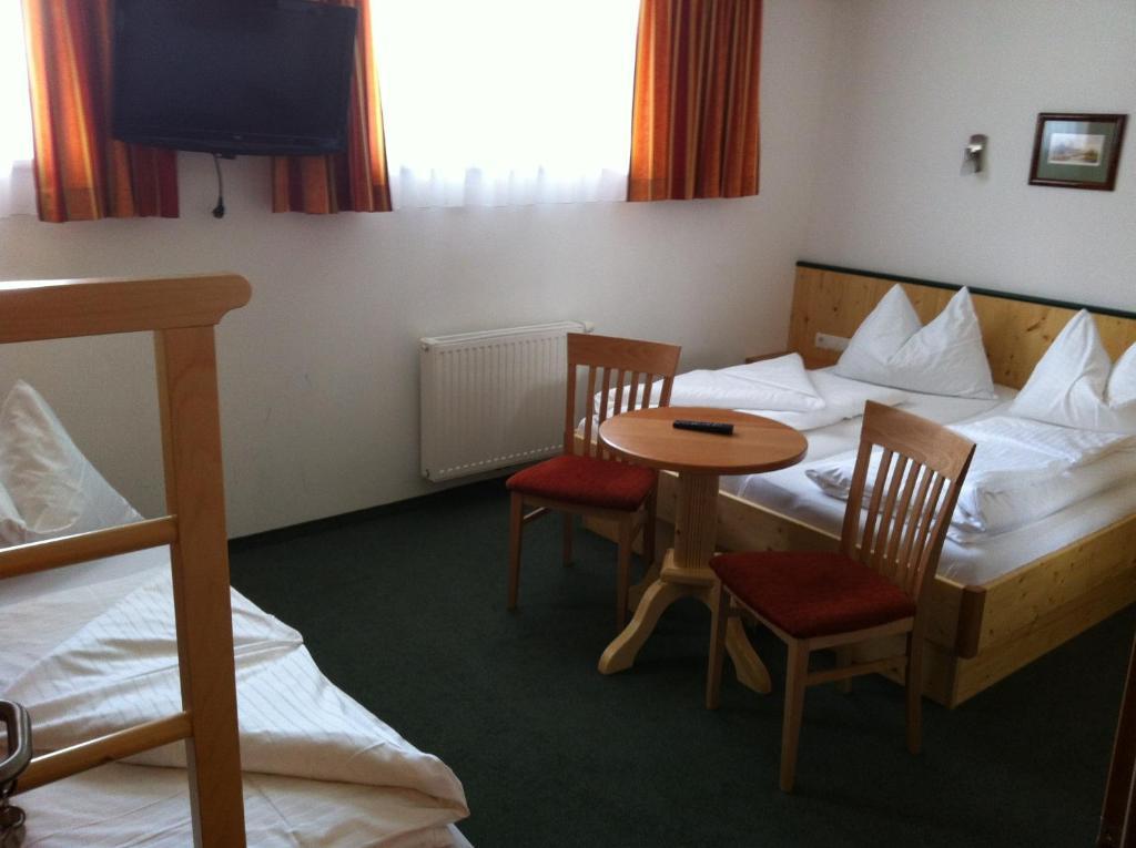 Werfenerhof Hotel Room photo