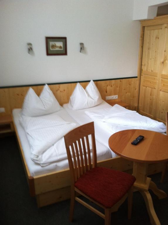 Werfenerhof Hotel Room photo